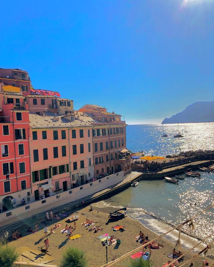 Piazza Grande Sea View Apartment Вернацца Экстерьер фото
